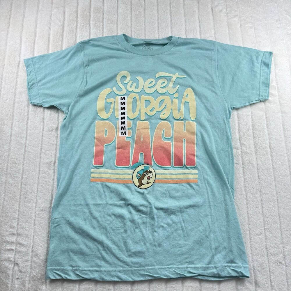 Buc-ees Graphic T-Shirt "Sweet Georgia Peach" Adult Size M Blue Big Print NWT